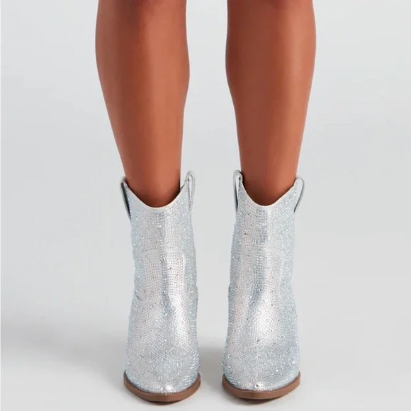 NEW Silver Western Style Bedazzled Cowboy Ankle Boots - Picture 4 of 16